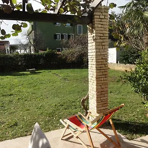 https://nice-and-cozy-apartment-ferry-in-medulin.in-istria.net